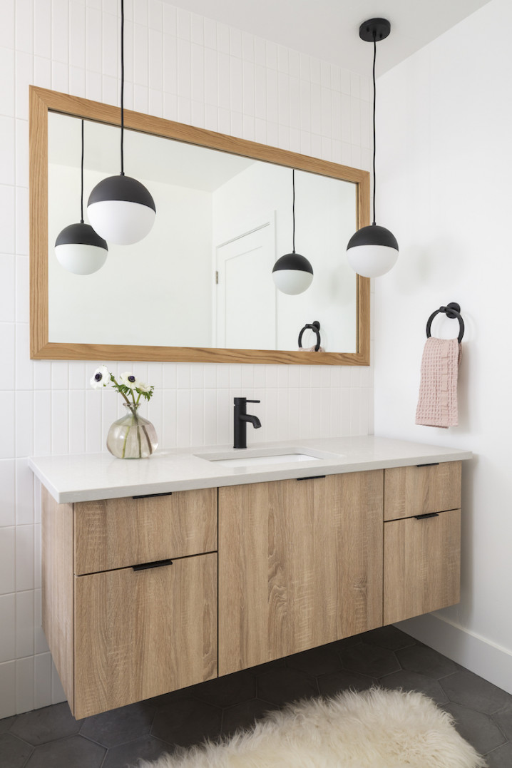 bathroom-interior-design-hanging-sphere-lights